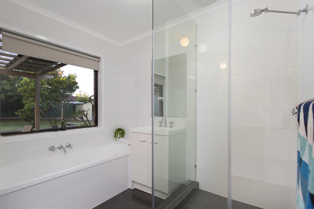 20 Burgallby Road, Springwood, QLD, 4127 - Image 12