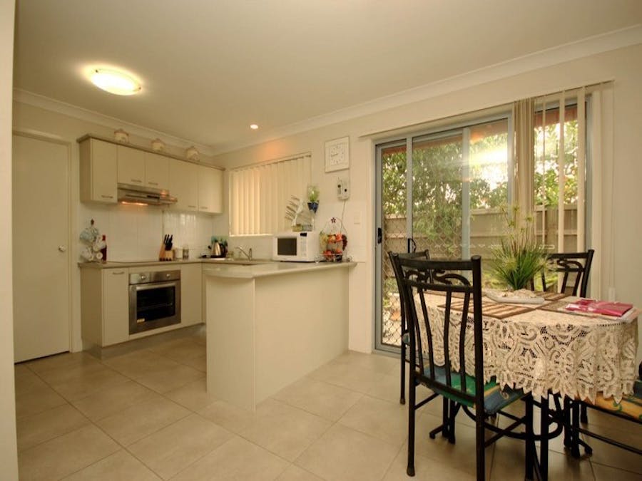 33/2-8 Meadowbrook Drive, Meadowbrook, QLD, 4131 - Image 2