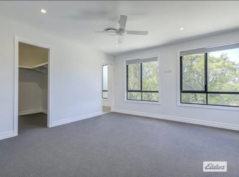 1/109-111 Logan Street — photo 11 of 14