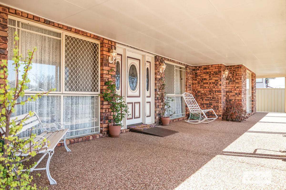 20 Albert Street — photo 3 of 14