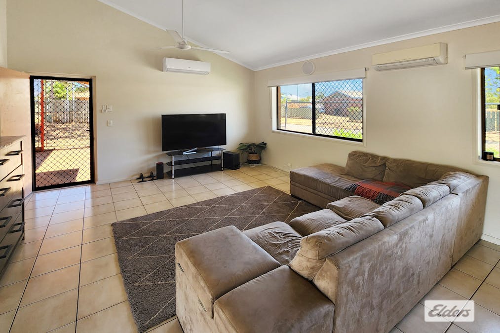12 Holtze Crescent, Katherine, NT, 0850 - Image 2