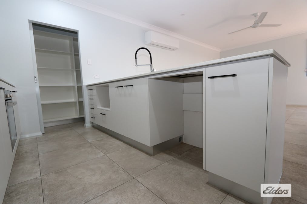 16 Inskip Crescent, Katherine, NT, 0850 - Image 11