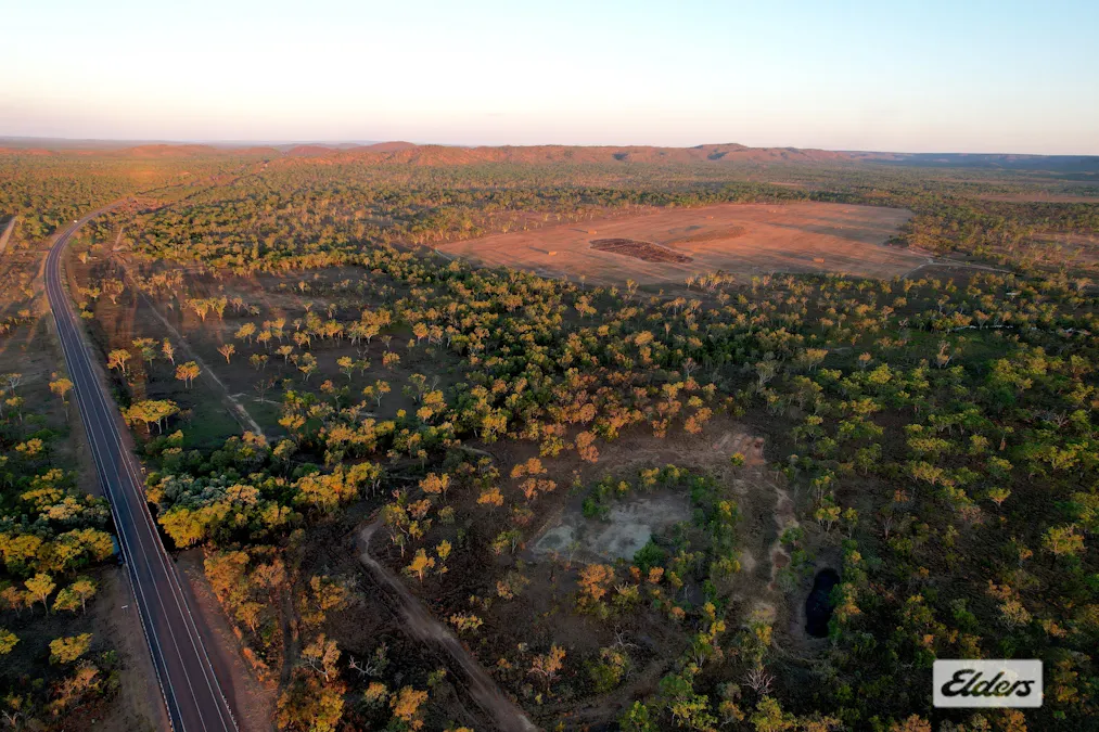 Robin Falls, NT, 0822 - Image 2