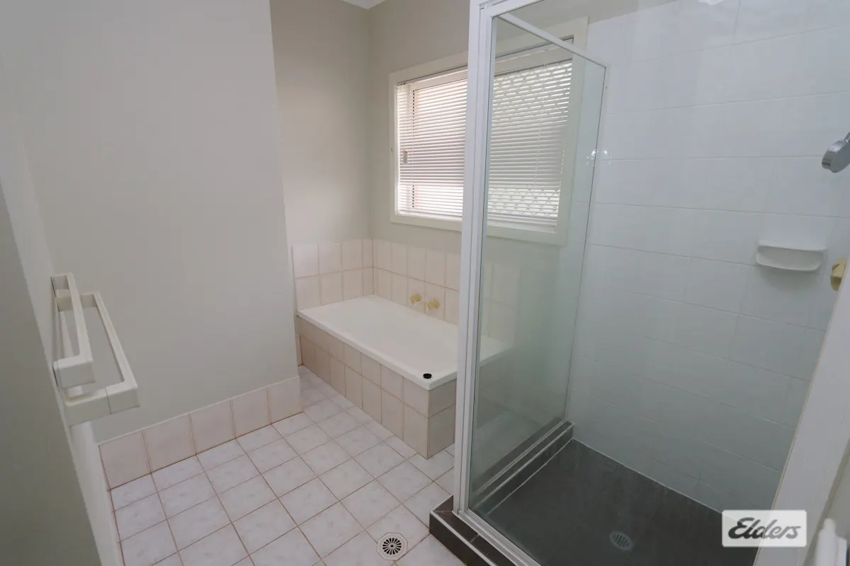 21 Gregory Court — photo 4 of 12