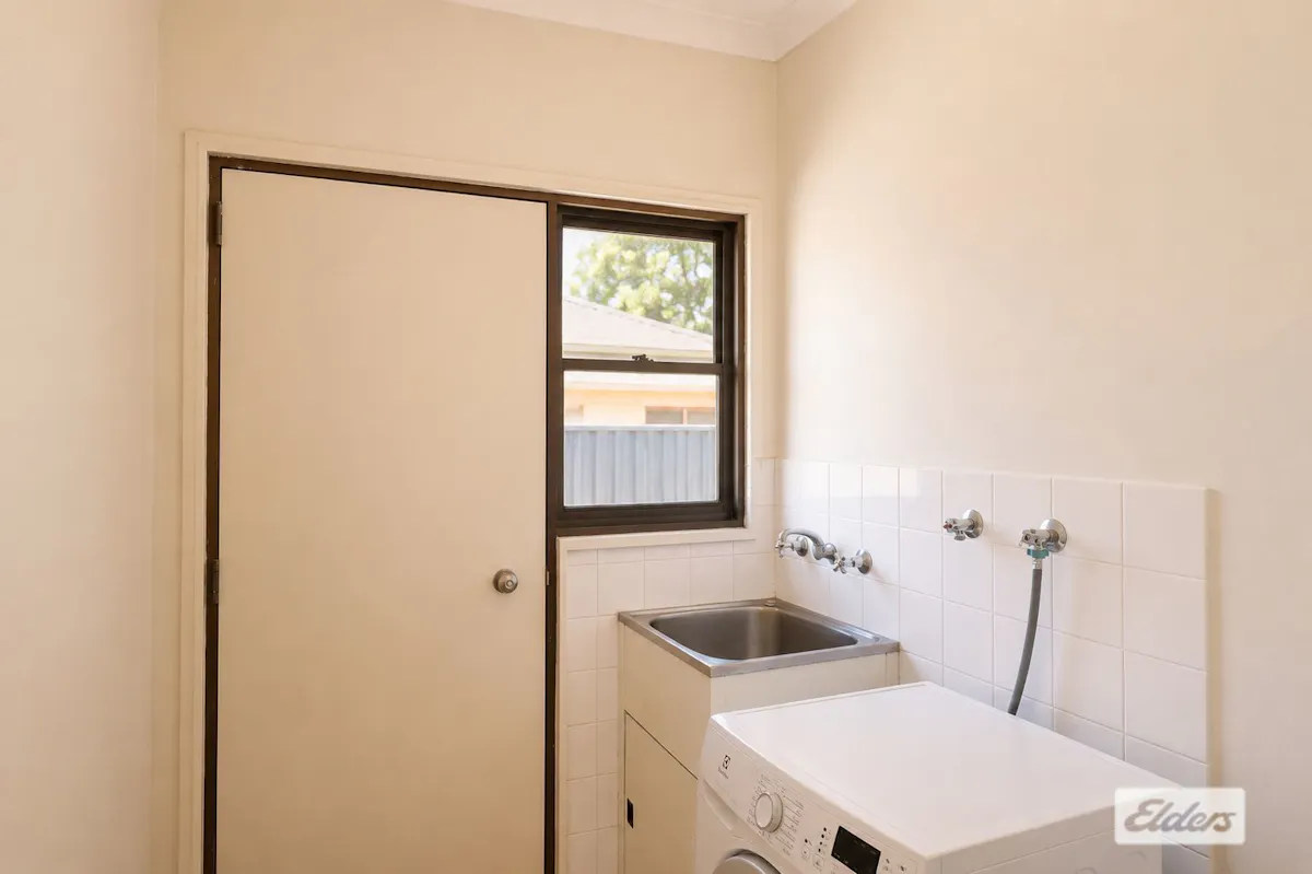 43 Holtze Crescent — photo 10 of 11