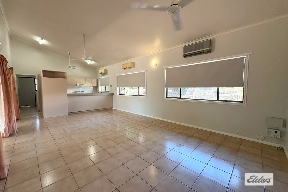 39 Holtze Street — photo 2 of 8