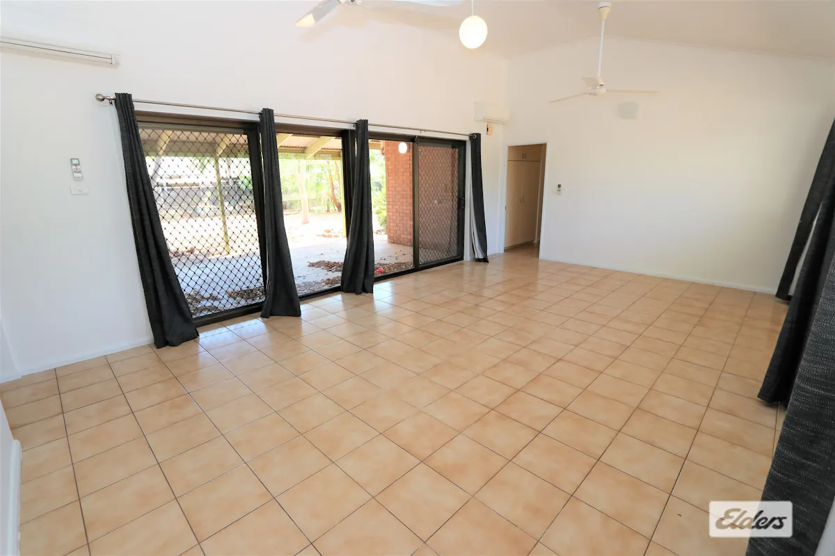37 Callistemon Drive — photo 2 of 9