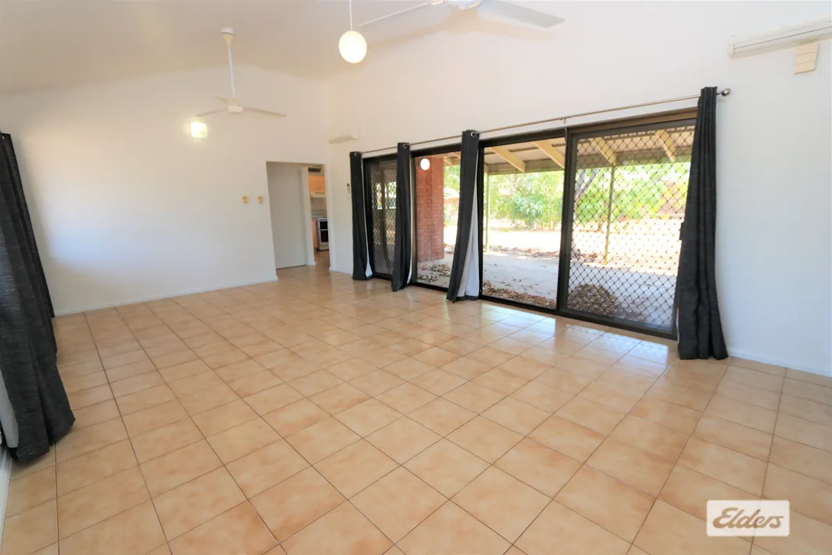 37 Callistemon Drive — photo 3 of 9