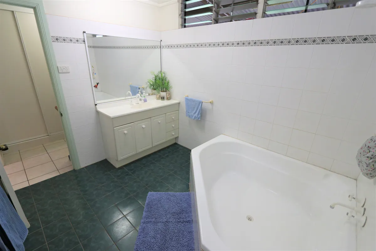 16 Cox Crescent — photo 10 of 17