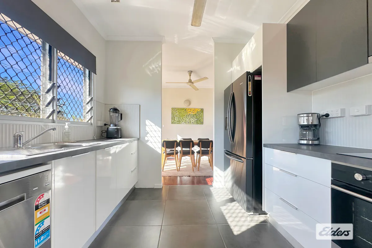 19 Martin Terrace — photo 3 of 17