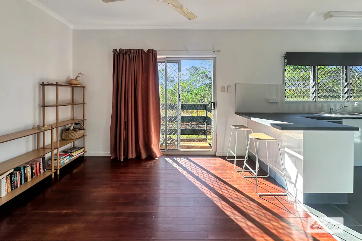 19 Martin Terrace — photo 6 of 17