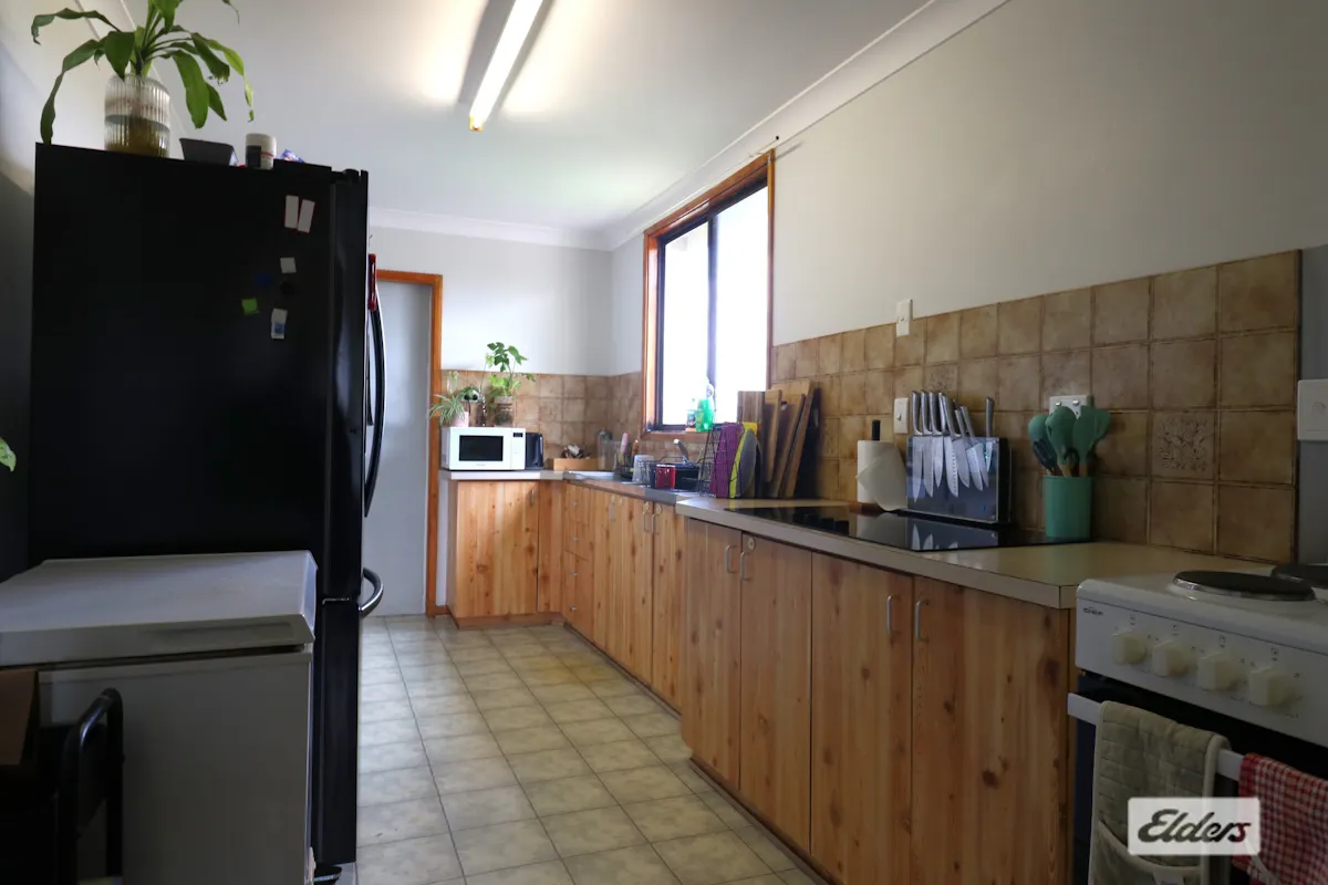 214 Victoria Highway — photo 6 of 11