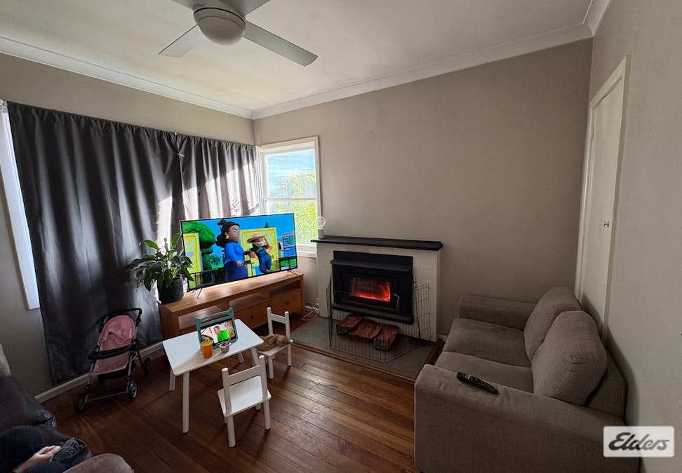 8 Blomfield Avenue, Bega, NSW, 2550 - Image 2