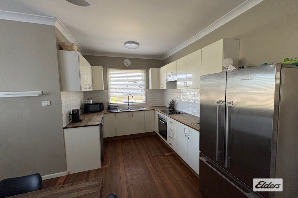 8 Blomfield Avenue, Bega, NSW, 2550 - Image 3