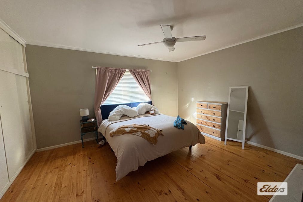 8 Blomfield Avenue, Bega, NSW, 2550 - Image 4
