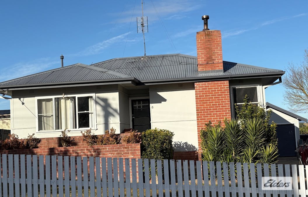8 Blomfield Avenue, Bega, NSW, 2550 - Image 1