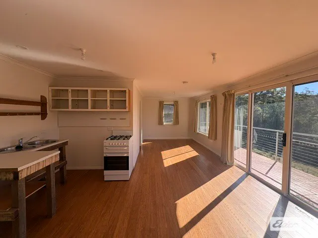 22a Emerald Crescent — photo 2 of 3