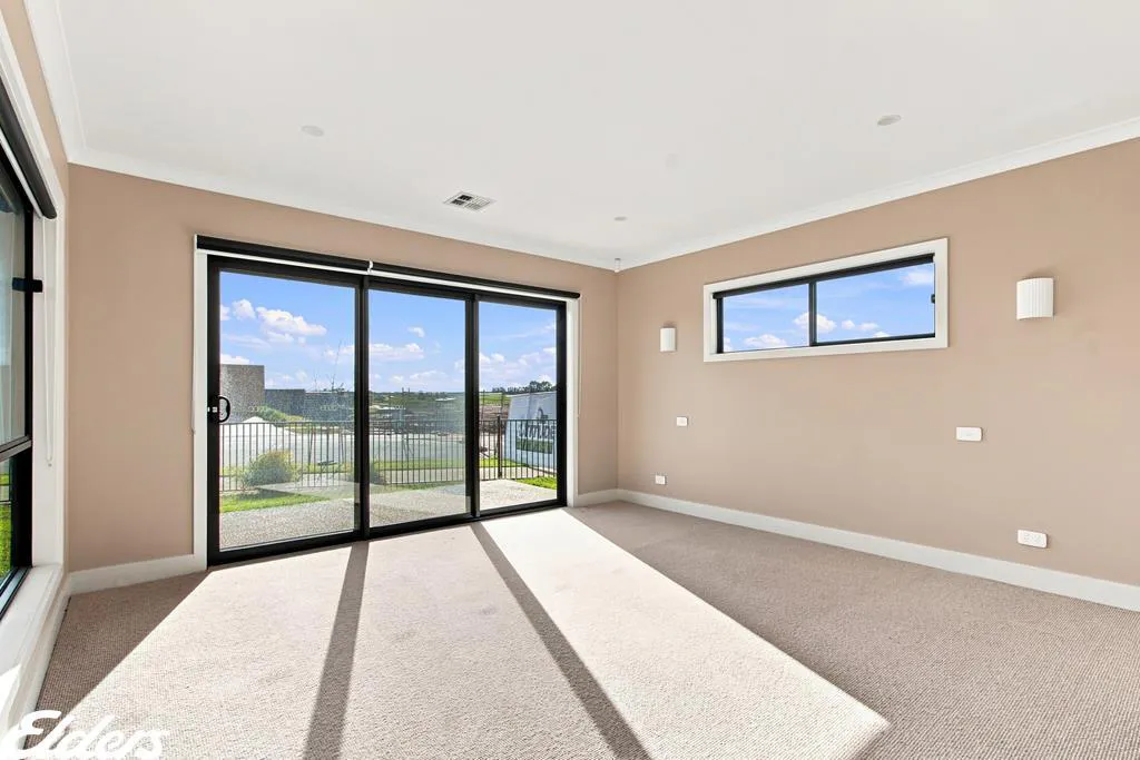 46 Dyer Avenue — photo 11 of 21