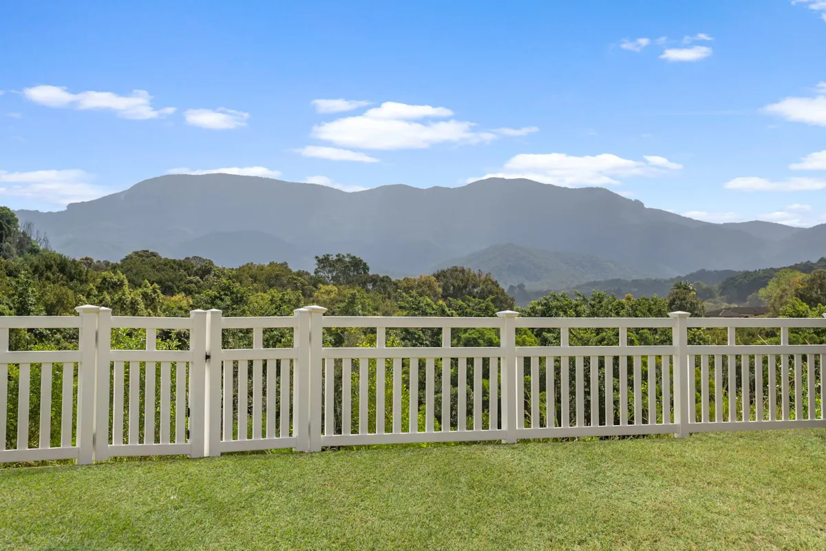 61 Castle Field Drive — photo 4 of 30