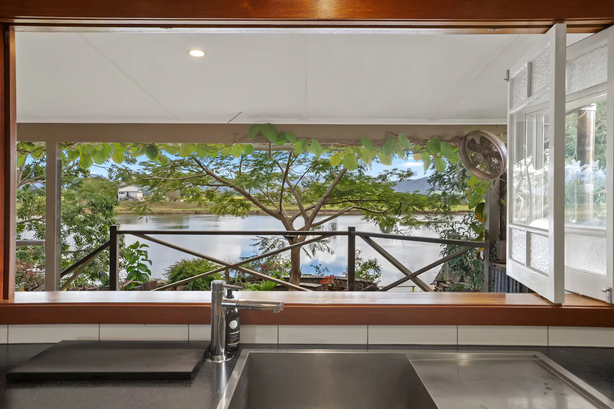 141 Tweed Valley Way — photo 7 of 30