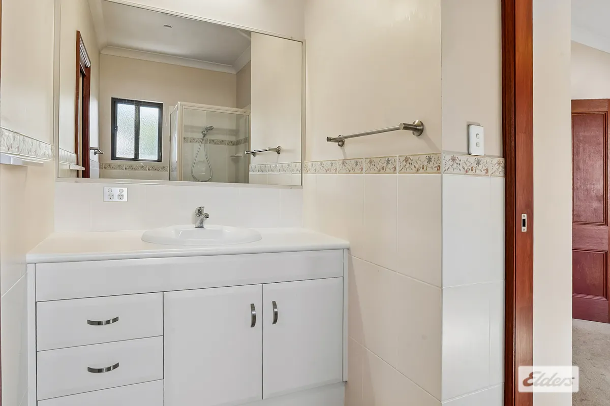 59 Mount Ernest Crescent — photo 12 of 22
