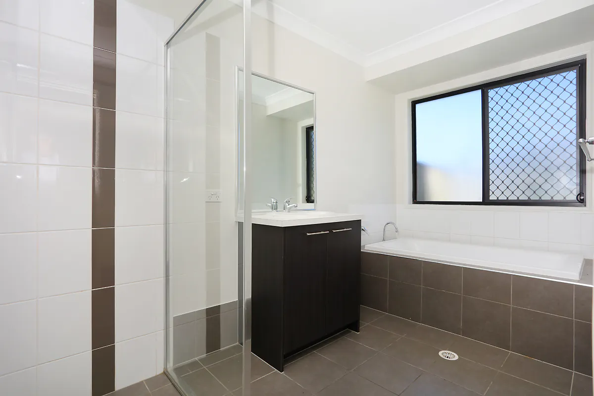 44 Oakbank Terrace — photo 16 of 26