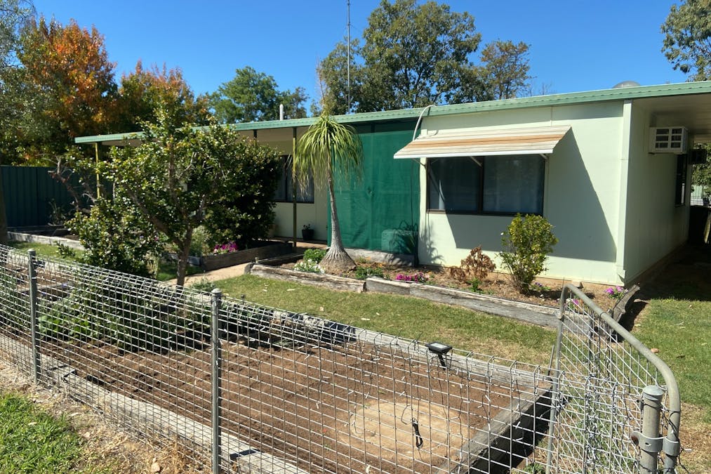 4 Edith Street, Miles, QLD, 4415 - Image 1
