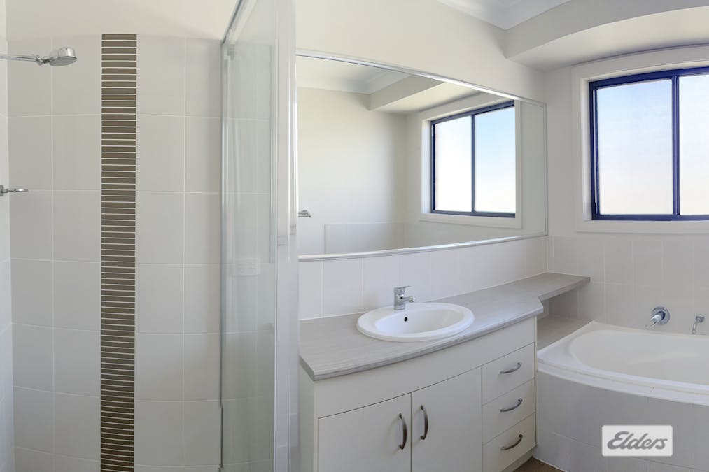 27 Bishop Drive, Miles, QLD, 4415 - Image 6
