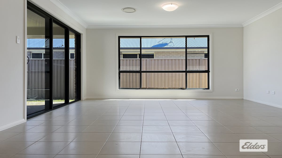 27 Bishop Drive, Miles, QLD, 4415 - Image 3