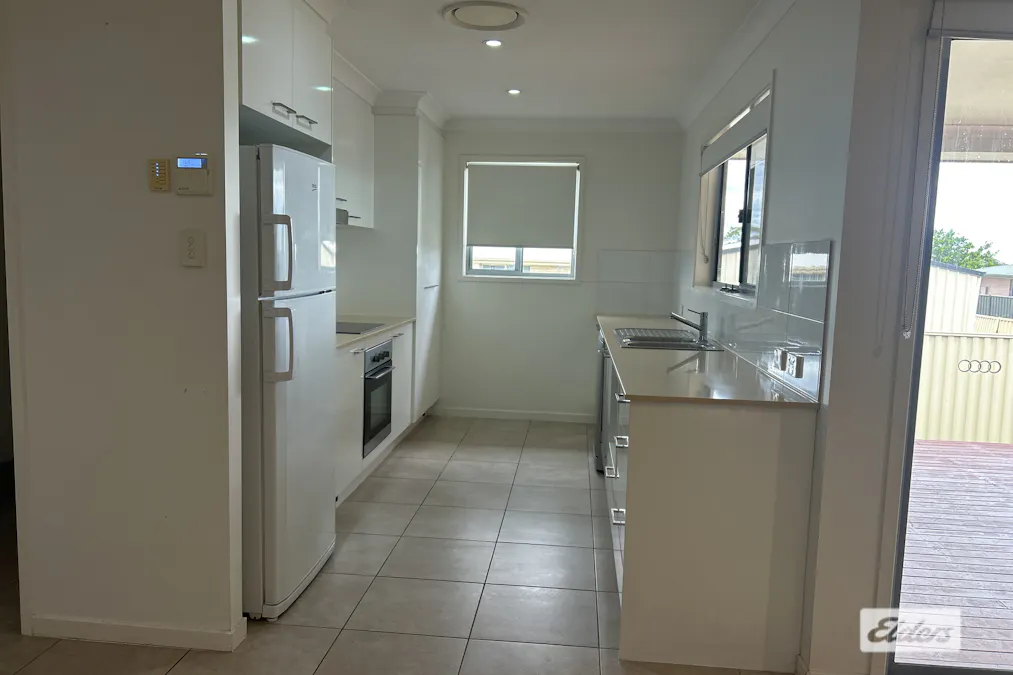 2/15 Barnsley Street, Chinchilla, QLD, 4413 - Image 3