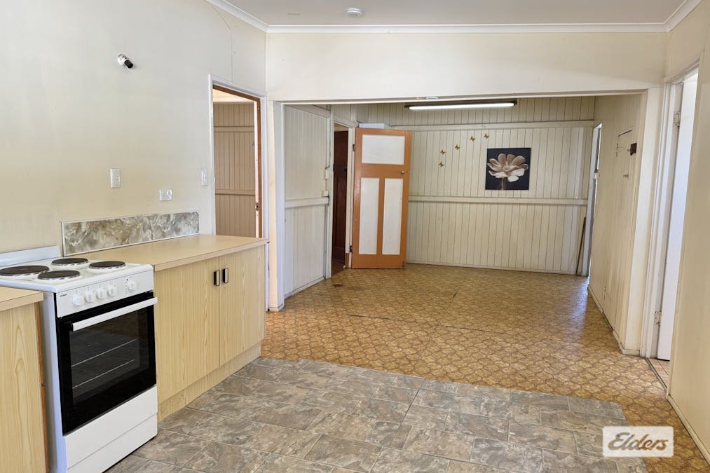 24 Middle Street, Chinchilla, QLD, 4413 - Image 5