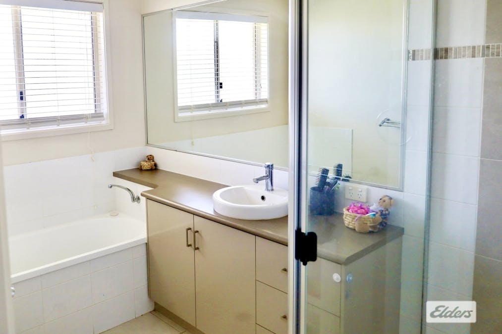 16 Vowles Street, Miles, QLD, 4415 - Image 6
