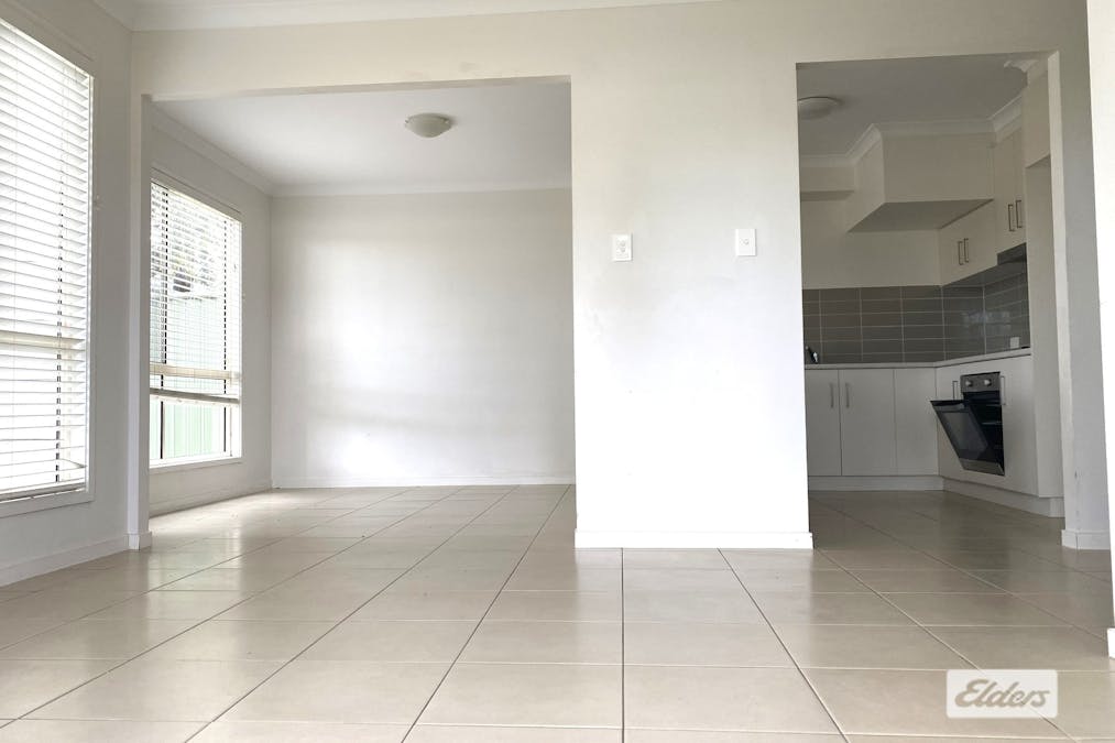1&2/70  Marian Street, Miles, QLD, 4415 - Image 8