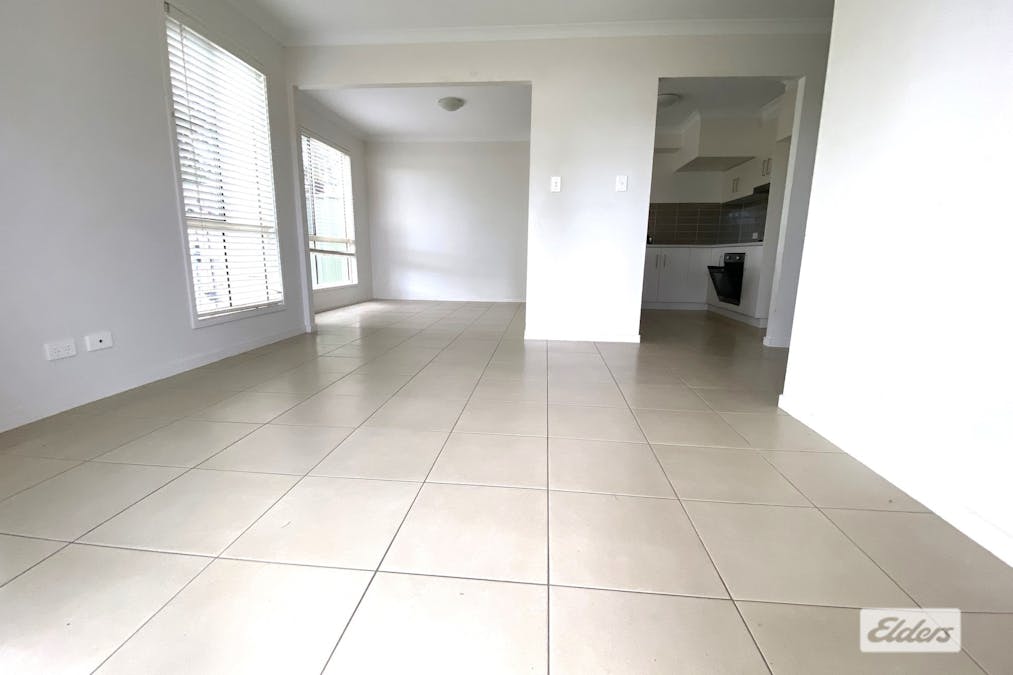 1&2/70  Marian Street, Miles, QLD, 4415 - Image 7