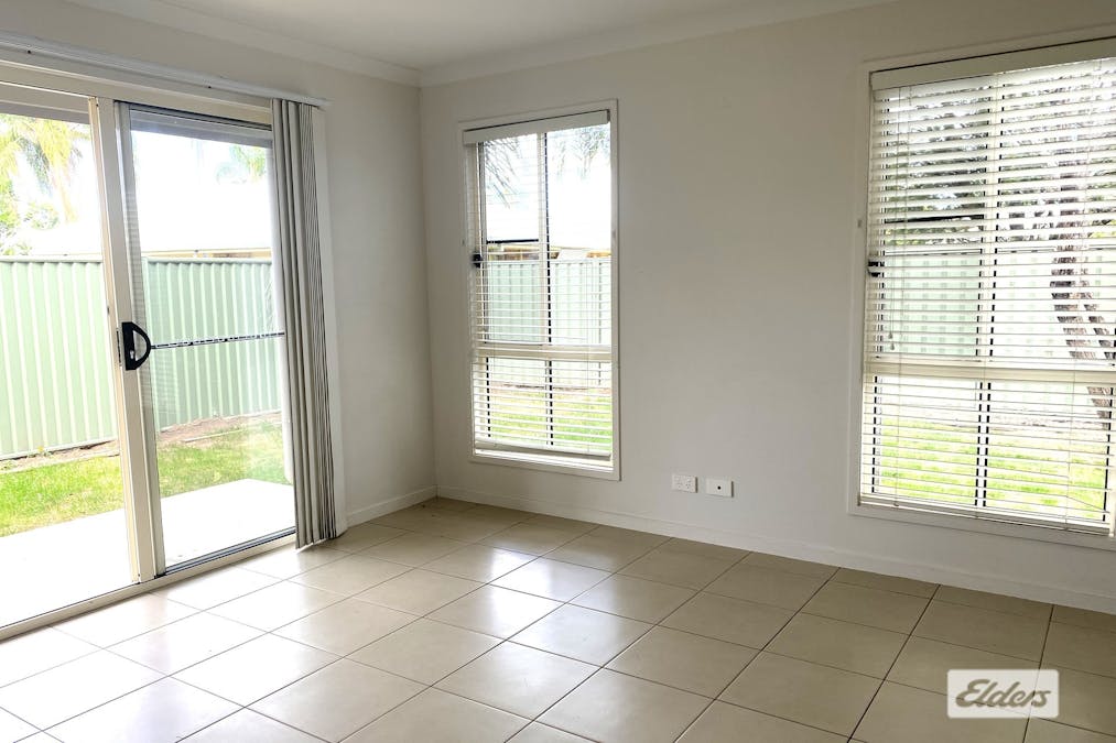 1&2/70  Marian Street, Miles, QLD, 4415 - Image 6