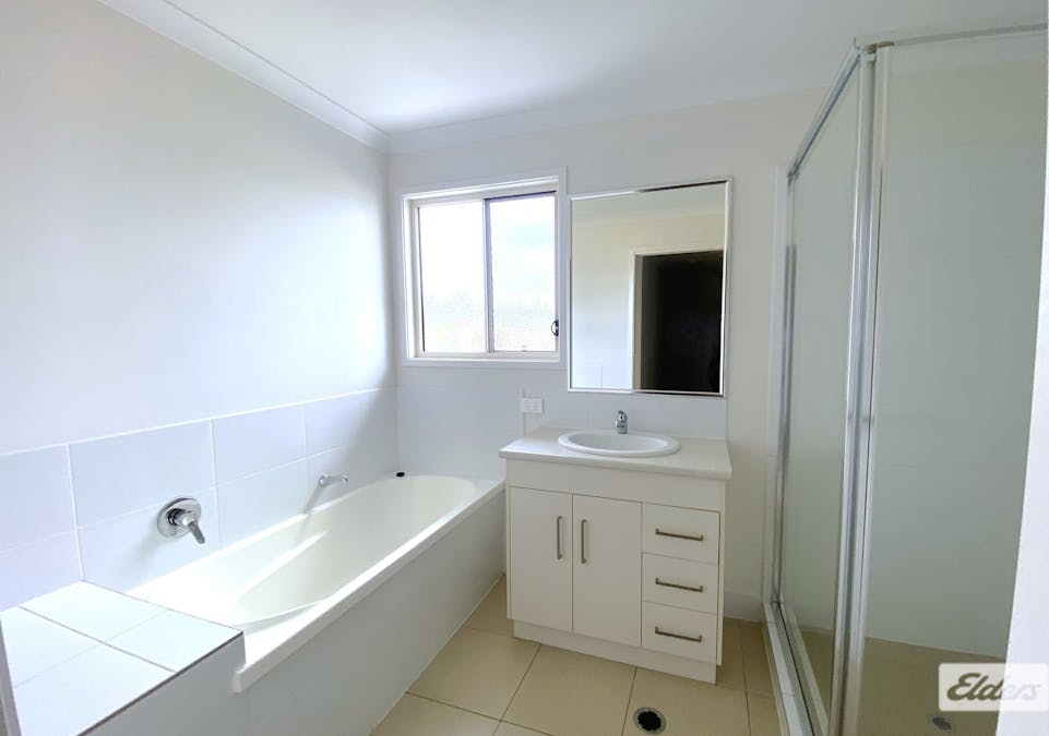 1&2/70  Marian Street, Miles, QLD, 4415 - Image 17