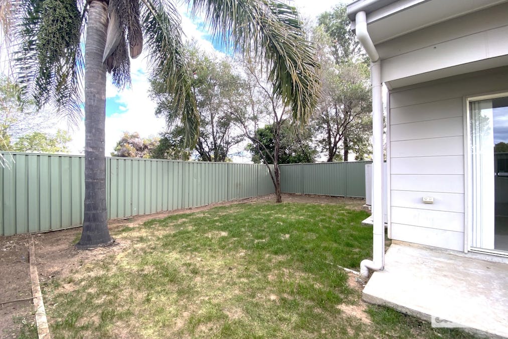 1&2/70  Marian Street, Miles, QLD, 4415 - Image 21
