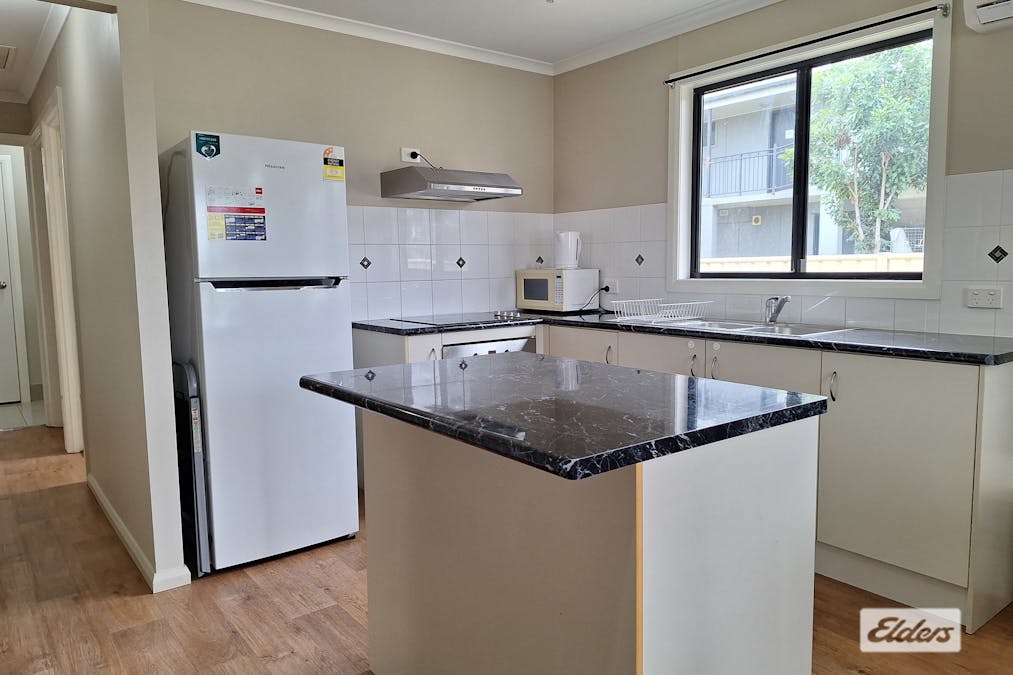 1&2/25 Dawson Street, Miles, QLD, 4415 - Image 3