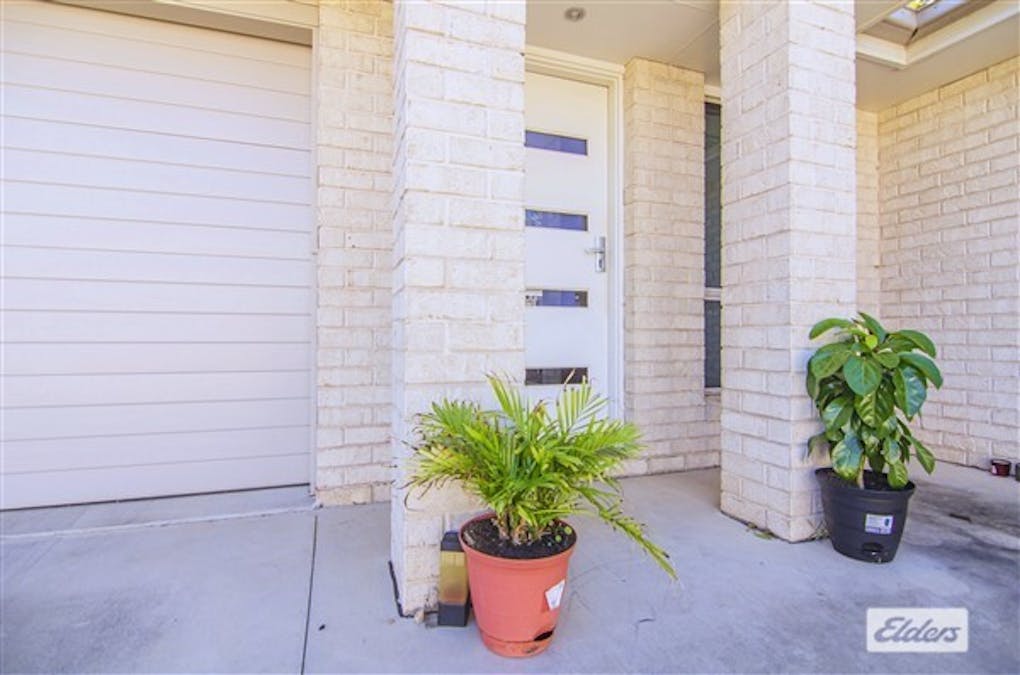 1&2/24 Lee Street, Miles, QLD, 4415 - Image 11