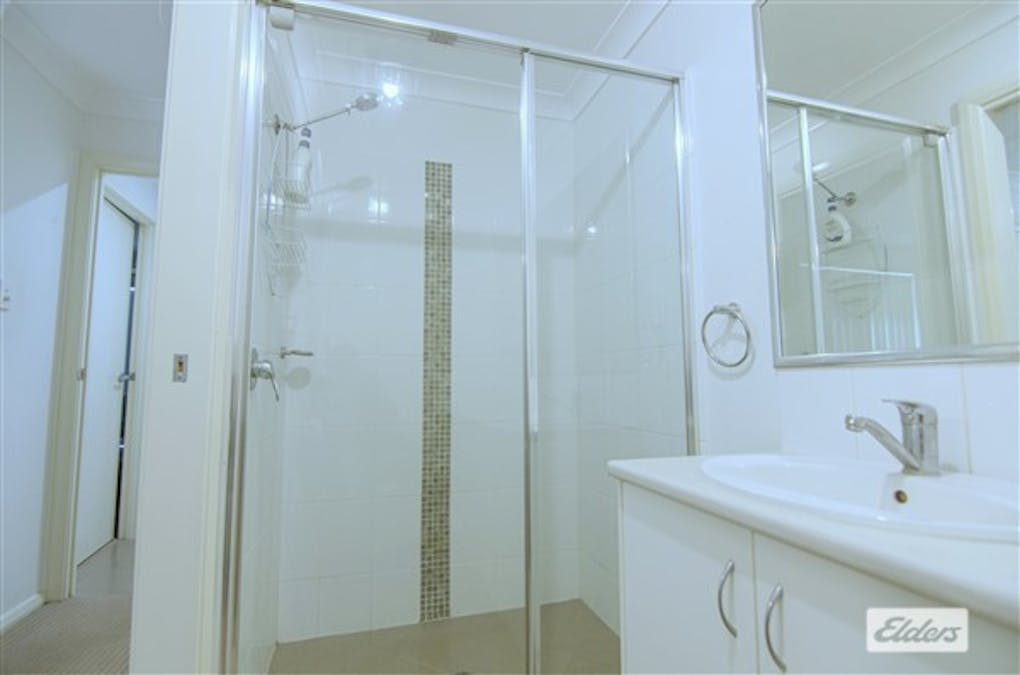 1&2/24 Lee Street, Miles, QLD, 4415 - Image 10