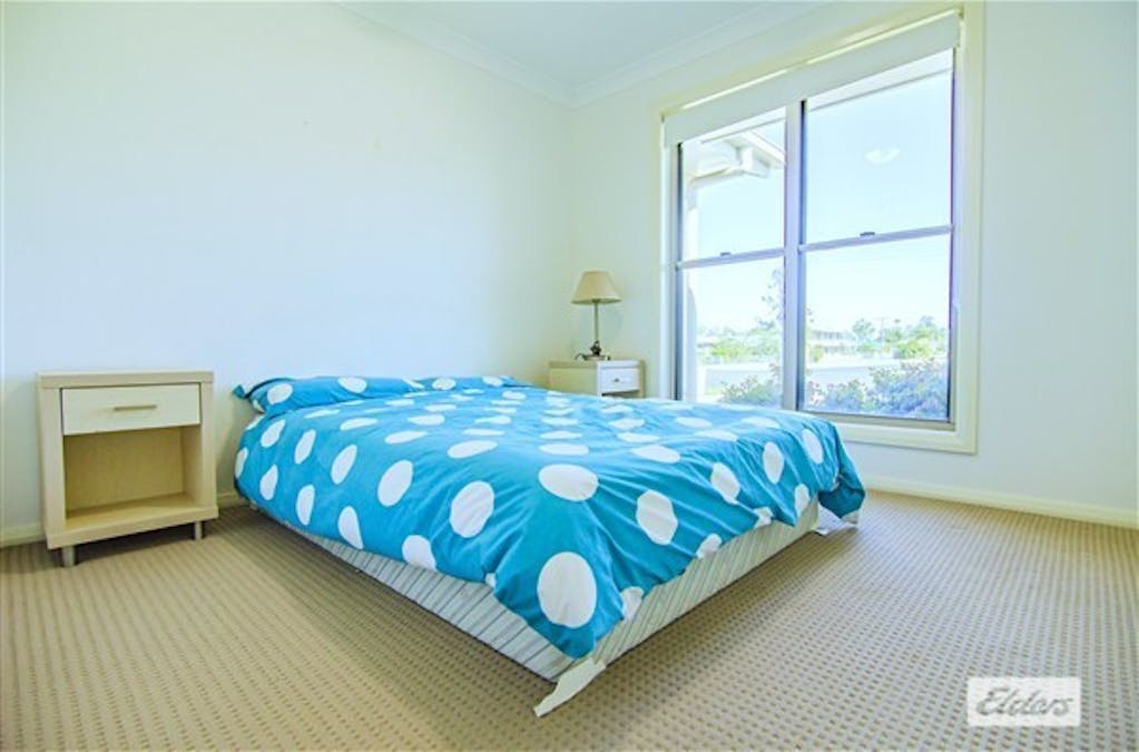 1&2/24 Lee Street, Miles, QLD, 4415 - Image 12
