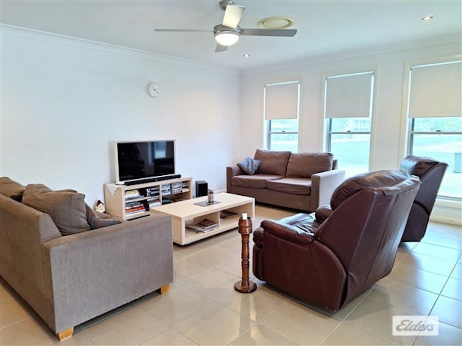 1&2/24 Lee Street, Miles, QLD, 4415 - Image 4