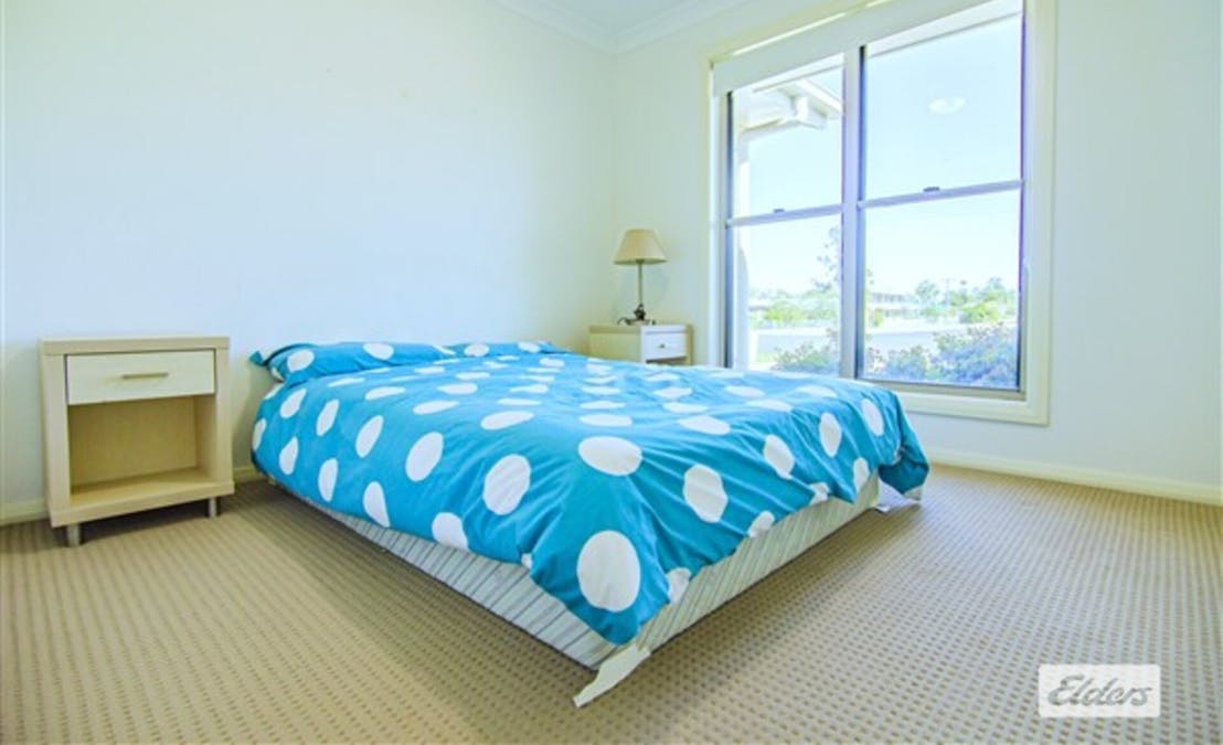 1&2/24 Lee Street, Miles, QLD, 4415 - Image 10