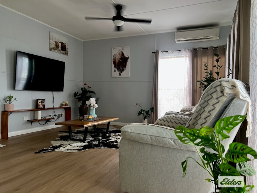 51 Constance Street, Miles, QLD, 4415 - Image 2