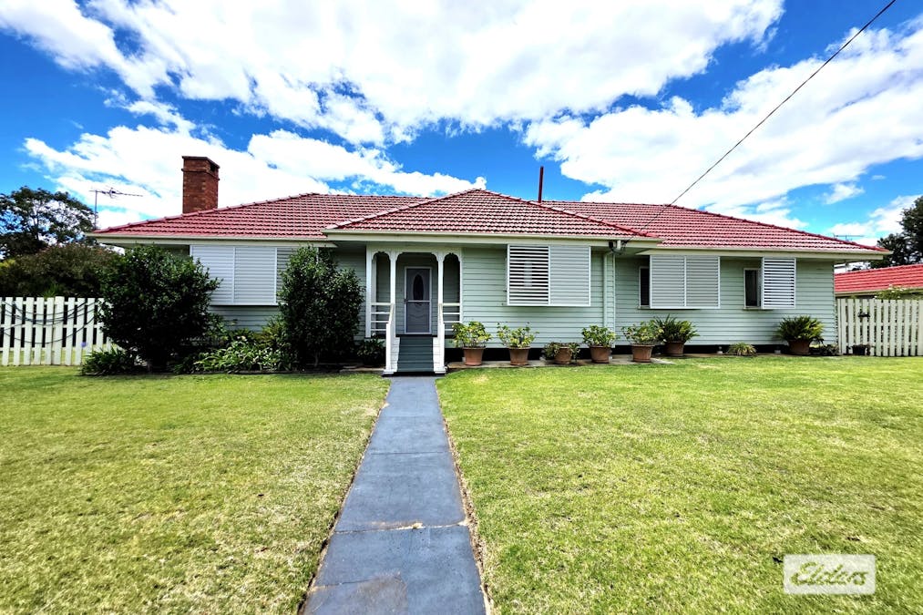 93 Murilla Street, Miles, QLD, 4415 - Image 2