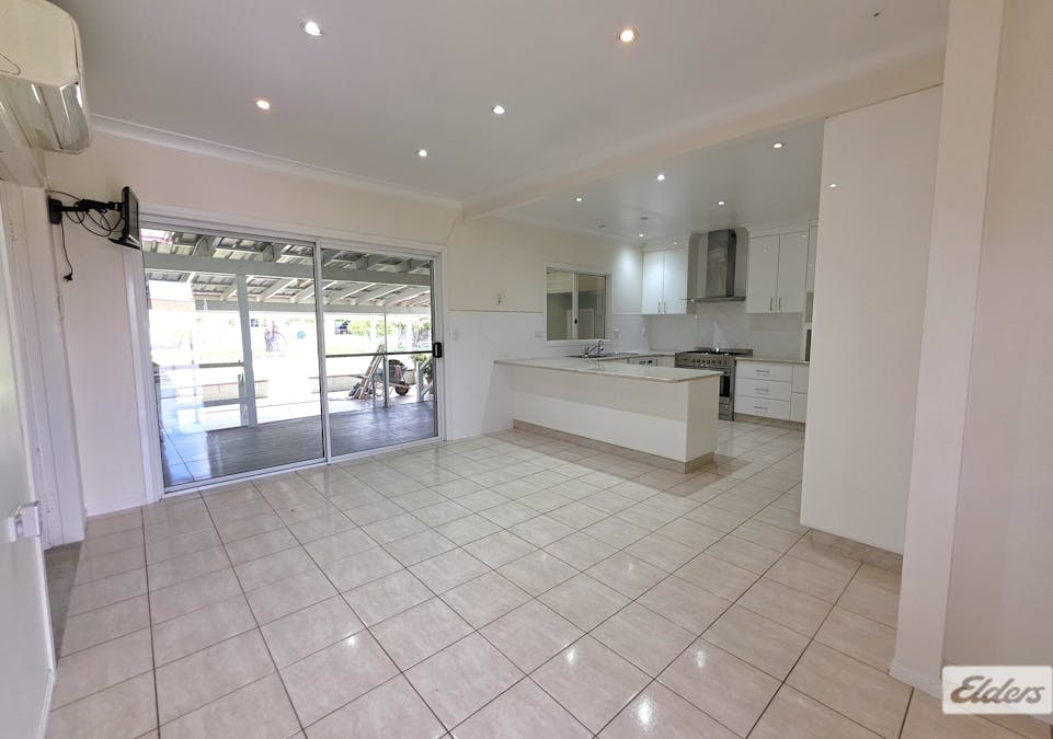 93 Murilla Street, Miles, QLD, 4415 - Image 8
