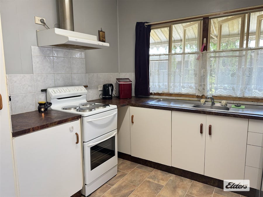 10  Wambo Street, Chinchilla, QLD, 4413 - Image 3