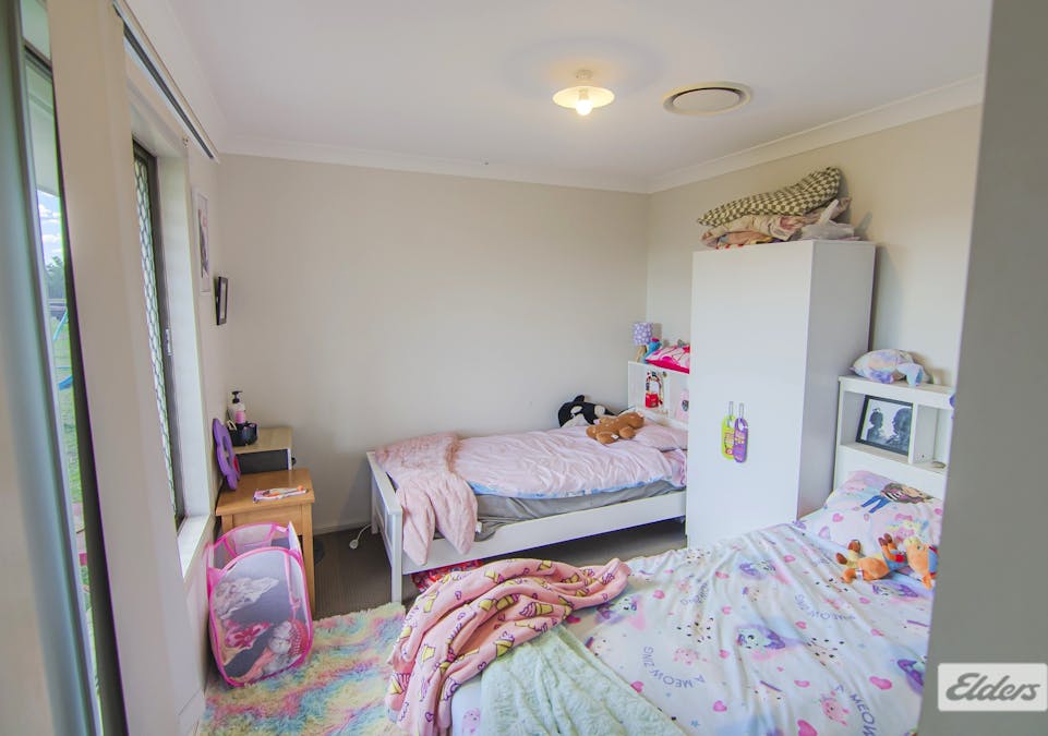 12 Vowles Street, Miles, QLD, 4415 - Image 12