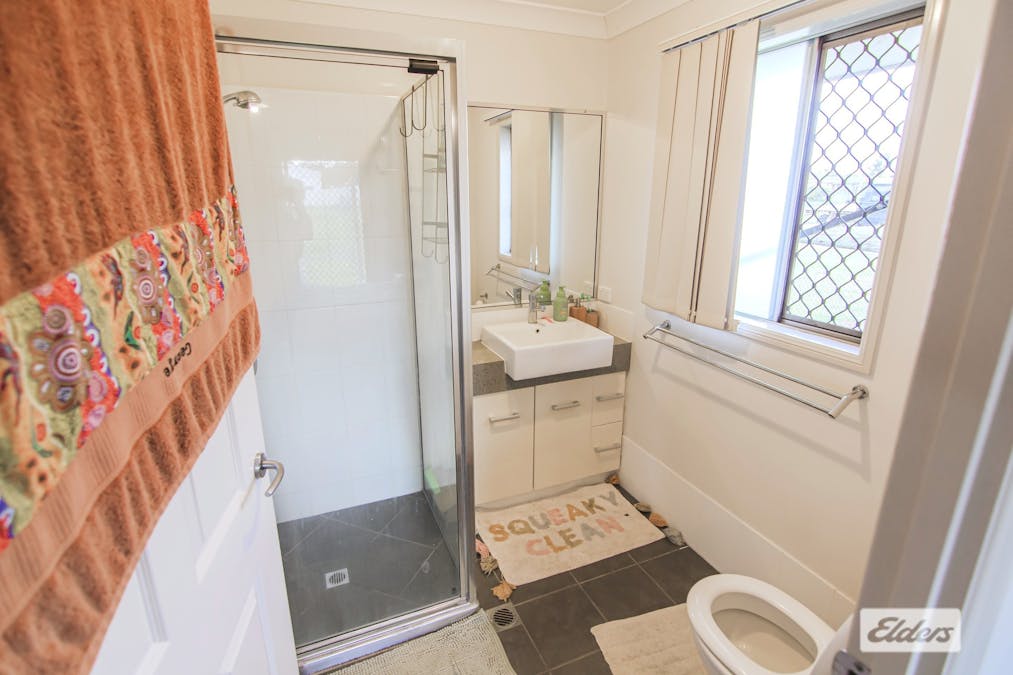 12 Vowles Street, Miles, QLD, 4415 - Image 11
