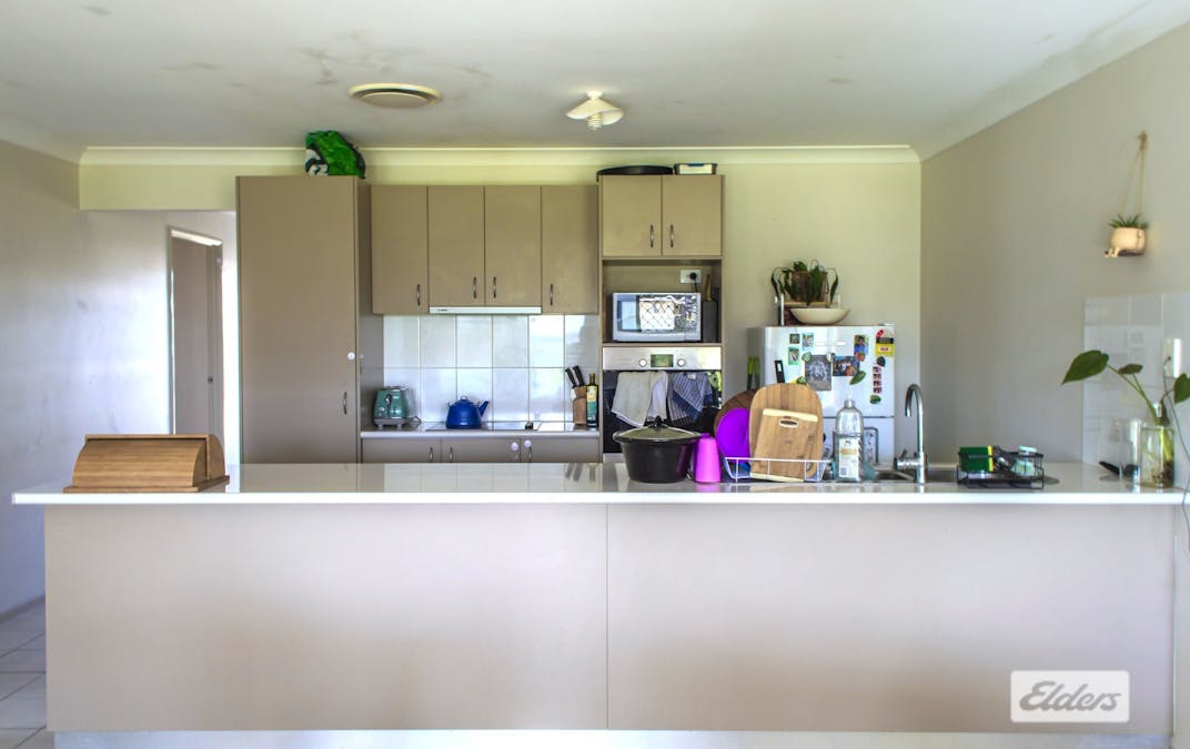 12 Vowles Street, Miles, QLD, 4415 - Image 7